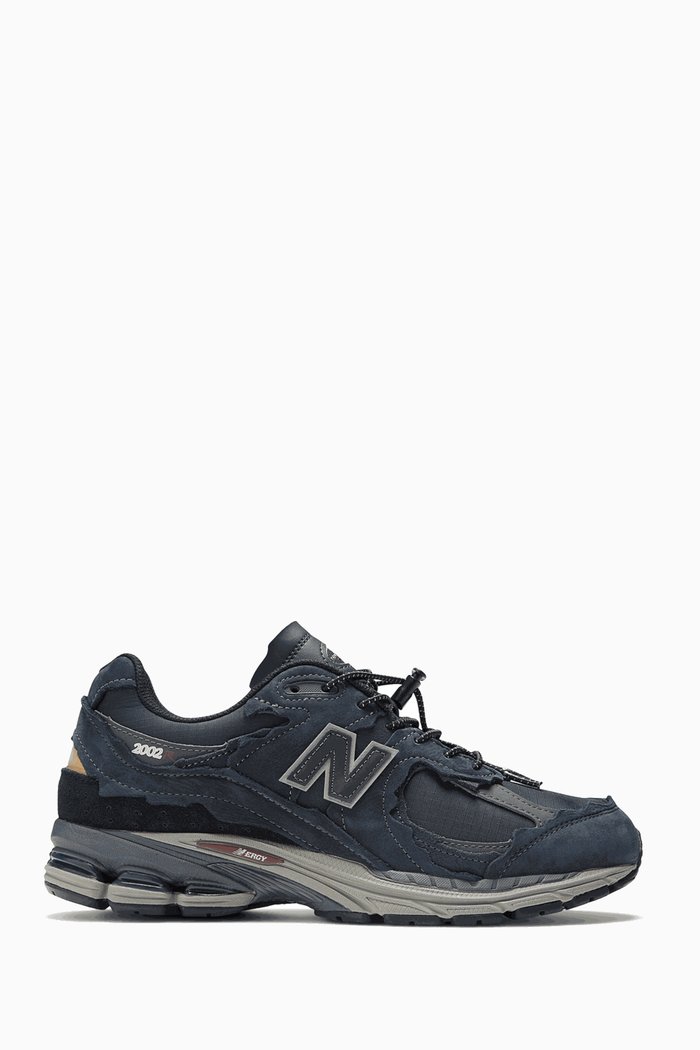 

2002R Protection Pack V3 Sneakers in Nubuck Leather & Mesh, Blue