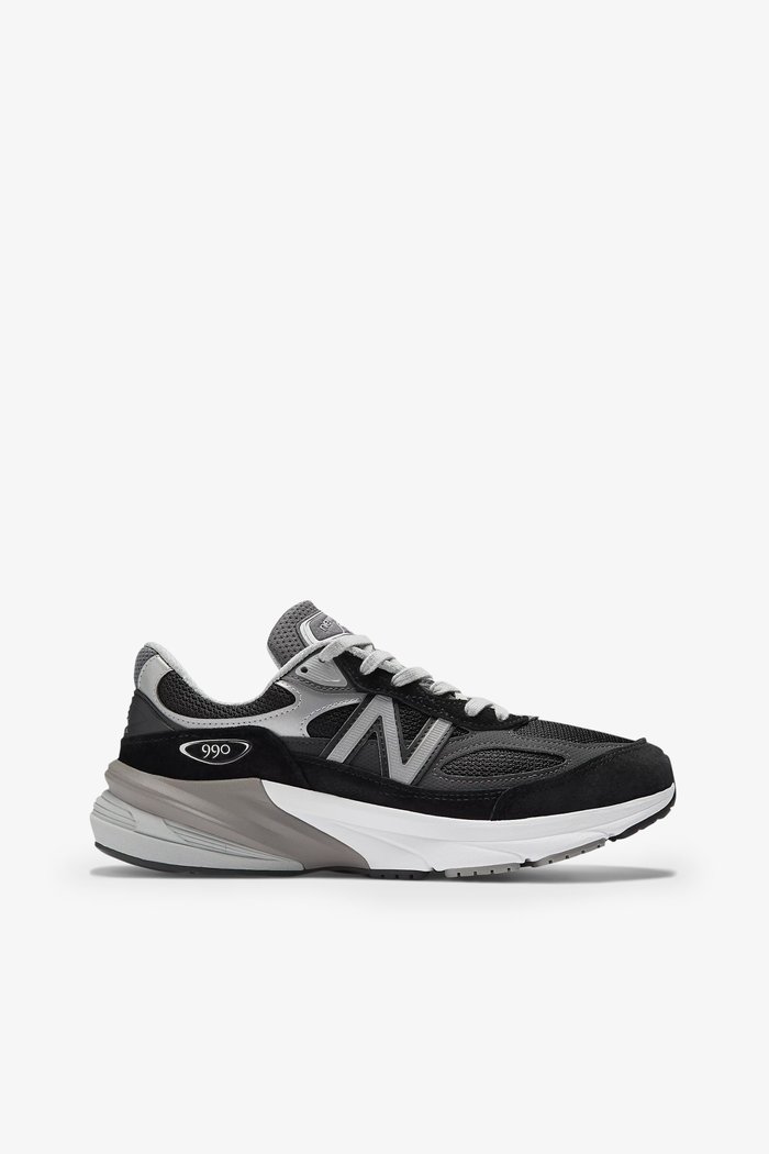 

Made in USA 990v6 Sneakers in Suede & Mesh, Black