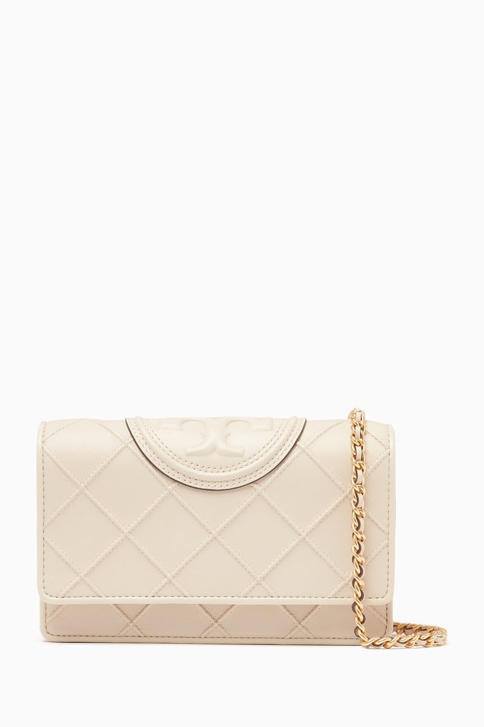 

Fleming Soft Chain Wallet in Leather, Neutral