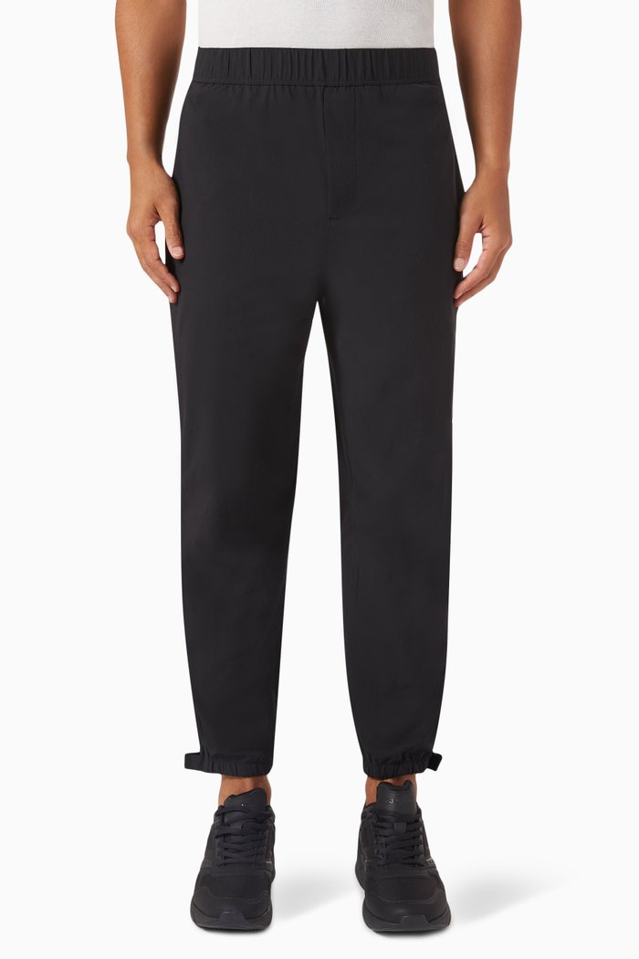 

Vented Trousers in Technical-seersucker, Black