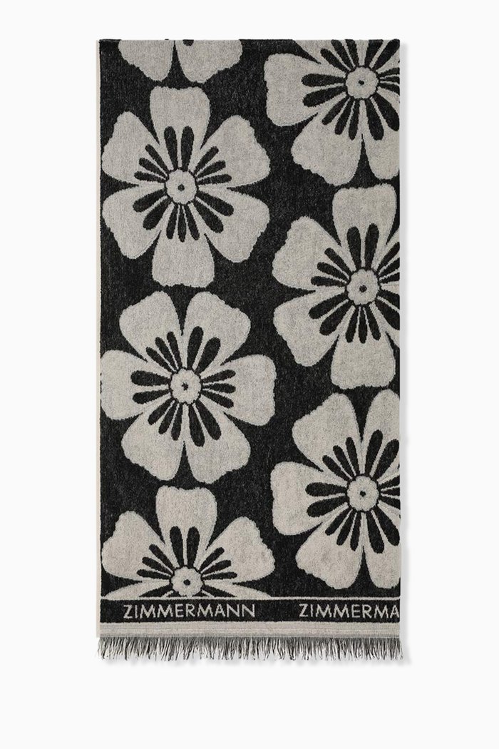 Logo Fringe Towel in Cotton Jaquard, Black