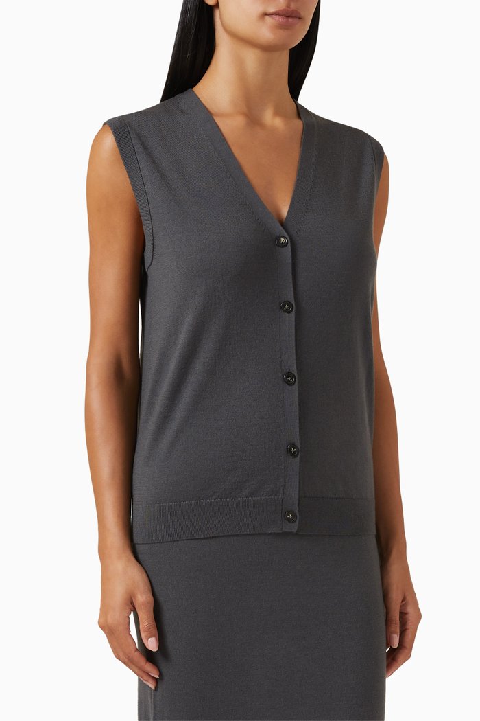 

x GI Buttoned Vest in Merino Silk-blend, Grey