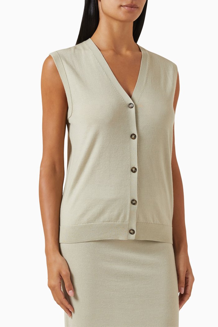 

x GI Buttoned Vest in Merino Silk-blend, Neutral