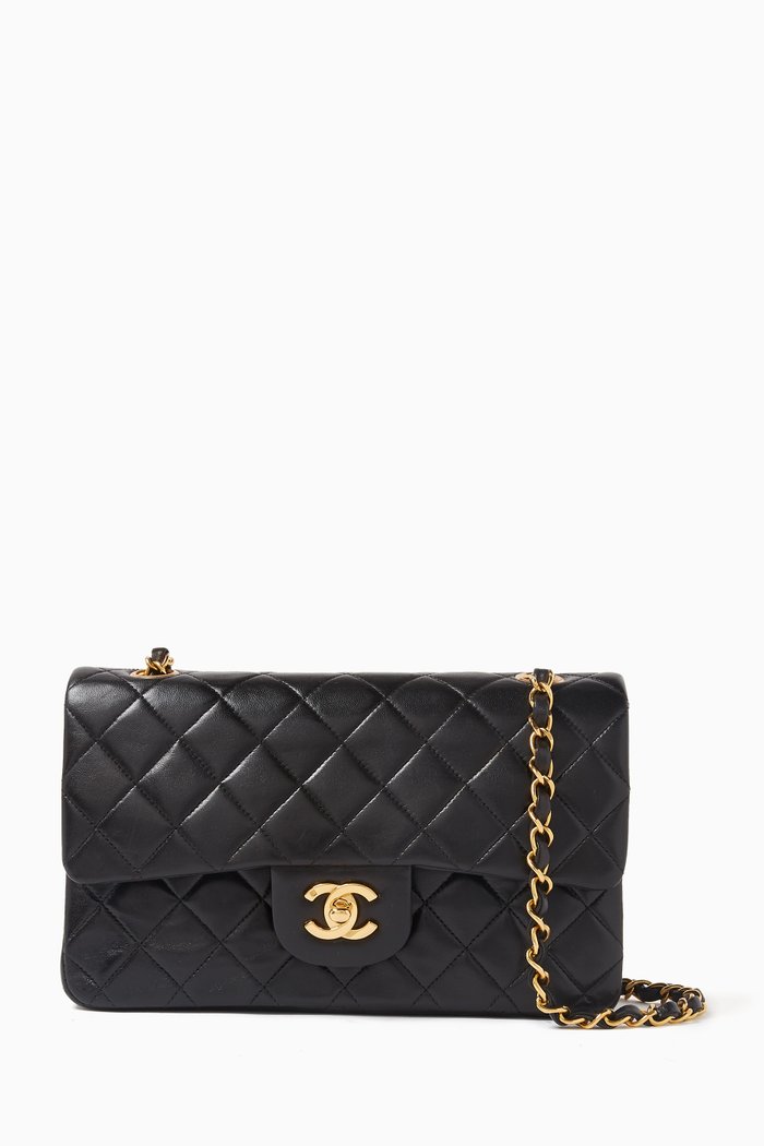 

Chanel Classic Flap Bag in Lambskin, Black
