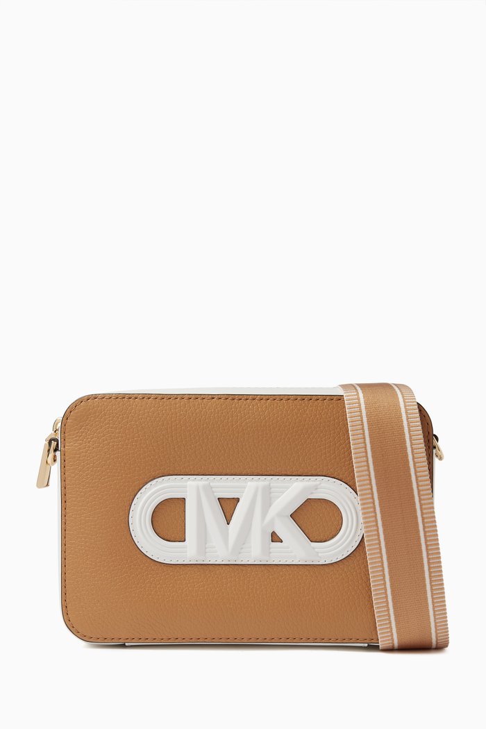 

Medium Jet Set Flap Crossbody Bag in Leather, Brown
