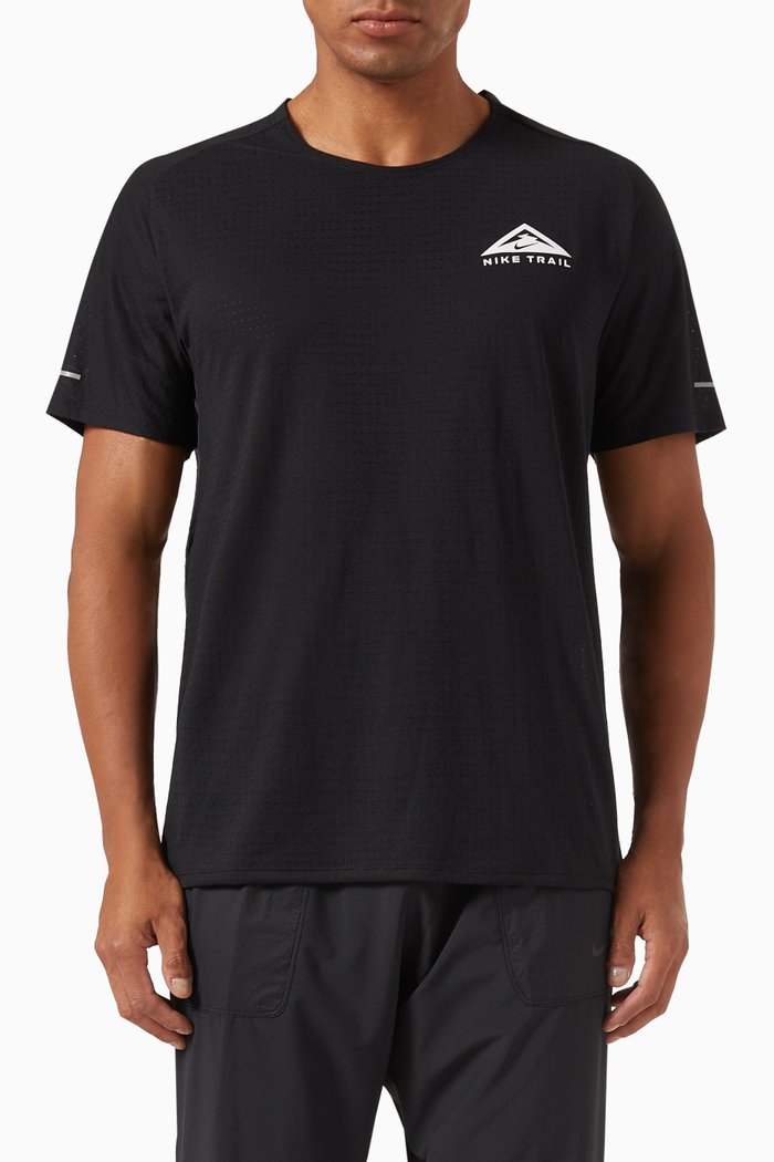 

Dri-FIT Trail Solar Chase Running T-Shirt, Black