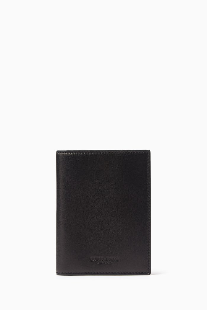 

Logo Passport Holder in Leather, Black