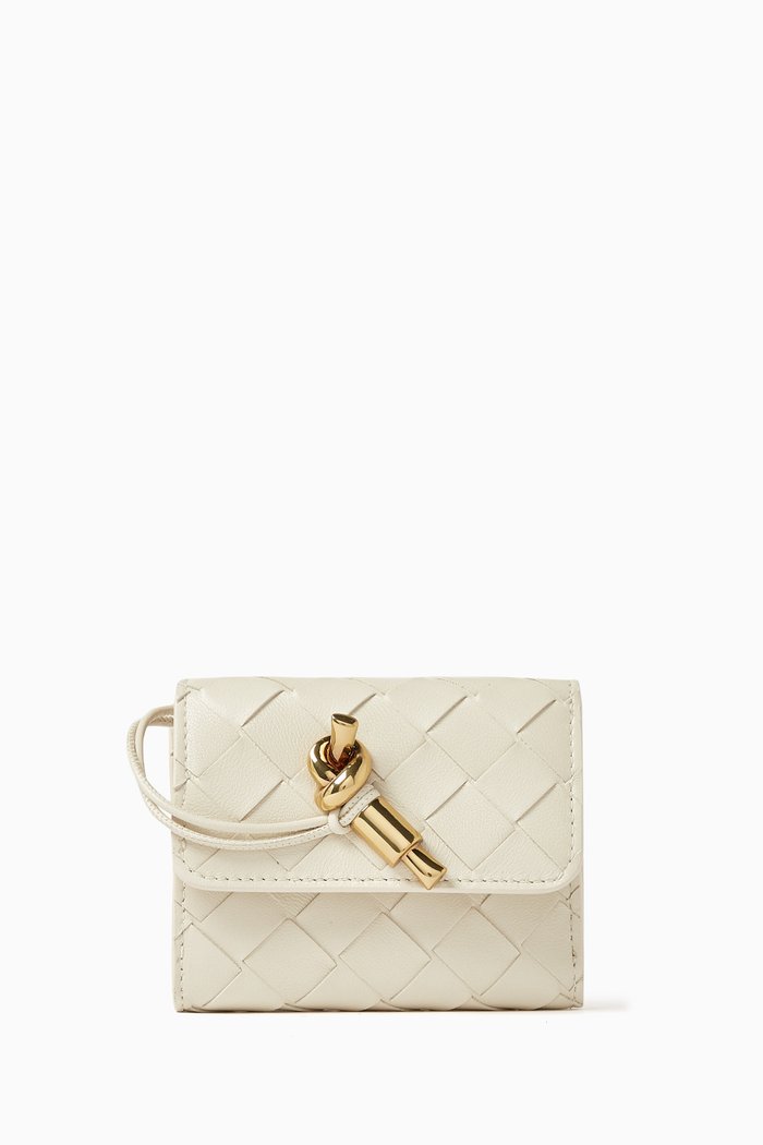 

Andiamo Tri-Fold Zip Wallet in Intrecciato Calfskin, White