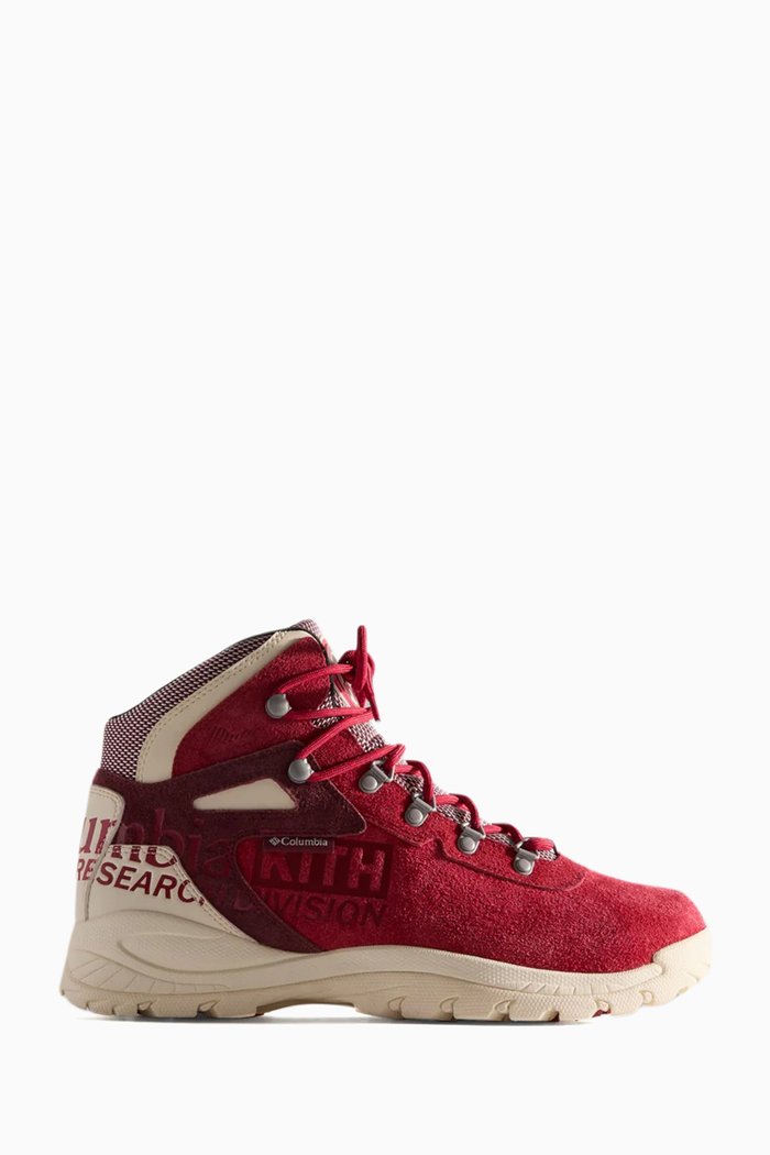 

x Columbia Newton Ridge™ Hiking Boots in Leather & Suede, Red