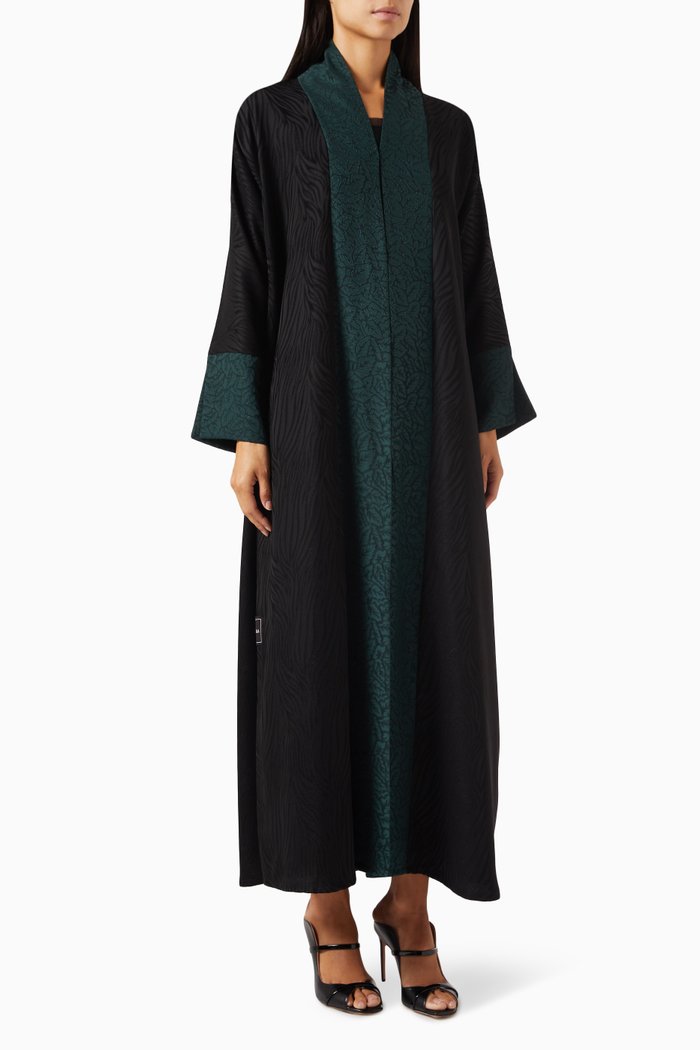 

Leaf-embroidered Abaya in Jacquard, Black