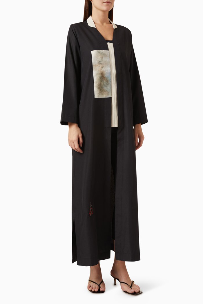 

Graphic-patch Abaya in Cotton, Black