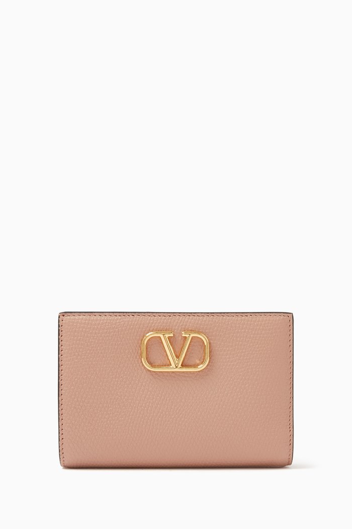 

Valentino Garavani VLOGO French Flat Wallet in Leather, Pink